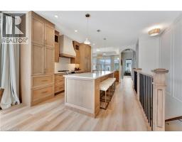 10 MACNEIL Court - 11