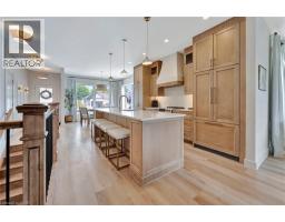 10 MACNEIL Court - 12