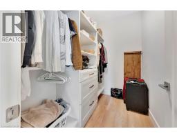 10 MACNEIL Court - 19