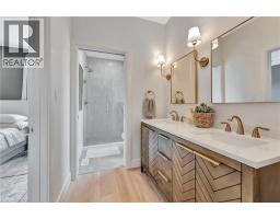 10 MACNEIL Court - 22