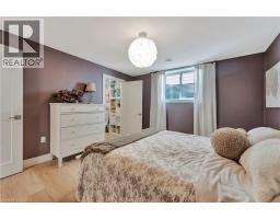 10 MACNEIL Court - 24