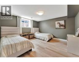 10 MACNEIL Court - 25