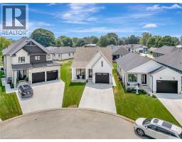 10 MACNEIL Court - 42