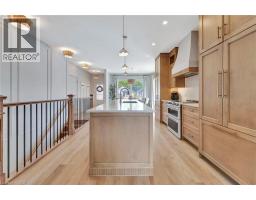 10 MACNEIL Court - 7