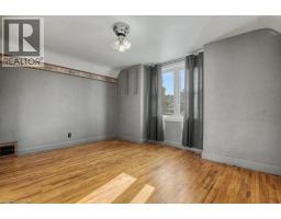 124 WINSTON Boulevard - 17