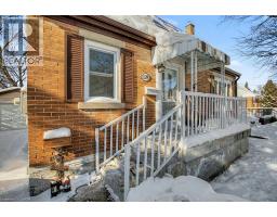 124 WINSTON Boulevard - 4