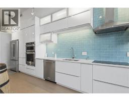 276 W KING Street W UnitNo. 213 - 3