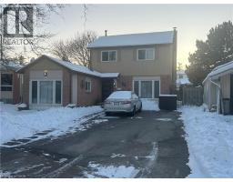 36 ANGELA Crescent - 1