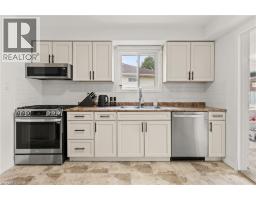 36 ANGELA Crescent - 10