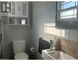 36 ANGELA Crescent - 15