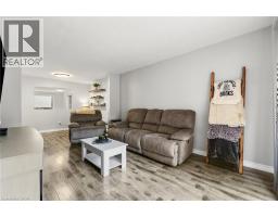 36 ANGELA Crescent - 19