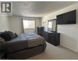 36 ANGELA Crescent - 24