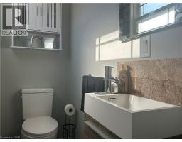 36 ANGELA Crescent - 30