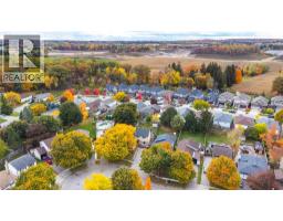 36 ANGELA Crescent - 37