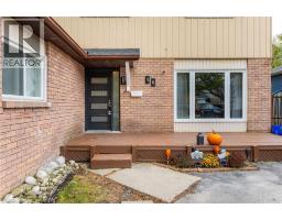 36 ANGELA Crescent - 4