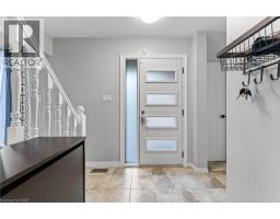 36 ANGELA Crescent - 5