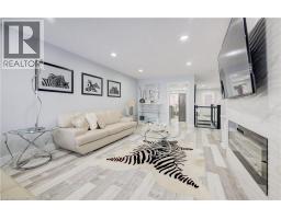 10 ISHERWOOD Avenue UnitNo. 18 - 11