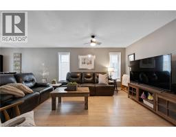 84 WOOD GROVE Crescent - 19