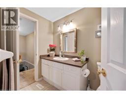 84 WOOD GROVE Crescent - 34