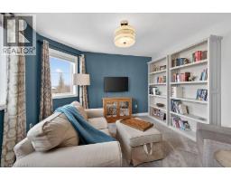 2 SOUTHWOOD Crescent - 22