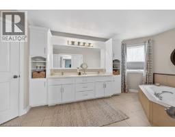 2 SOUTHWOOD Crescent - 25