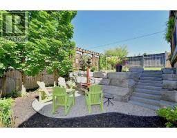 2 SOUTHWOOD Crescent - 44