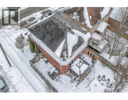 2 SOUTHWOOD Crescent - 50