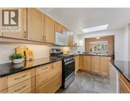 204 CEDARBRAE Avenue - 10