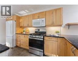 204 CEDARBRAE Avenue - 11