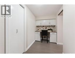 204 CEDARBRAE Avenue - 25