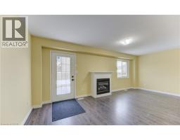 40 RED CLOVER Crescent - 17