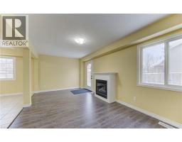 40 RED CLOVER Crescent - 21