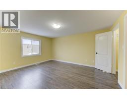 40 RED CLOVER Crescent - 36