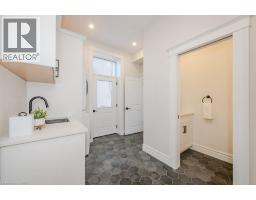 44 HOPE Street W - 23