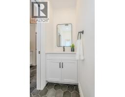 44 HOPE Street W - 24