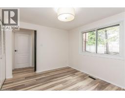 279 SANDOWNE Drive UnitNo. 7 - 15