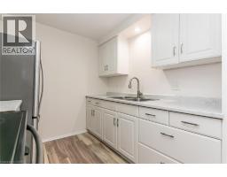 279 SANDOWNE Drive UnitNo. 7 - 18