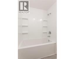 279 SANDOWNE Drive UnitNo. 7 - 28