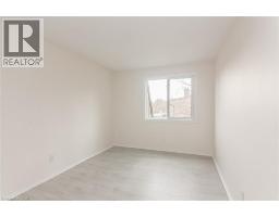 279 SANDOWNE Drive UnitNo. 7 - 33