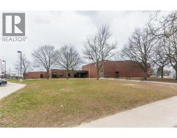 279 SANDOWNE Drive UnitNo. 7 - 45