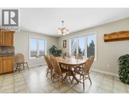 110 ARMSTRONG Street W - 17