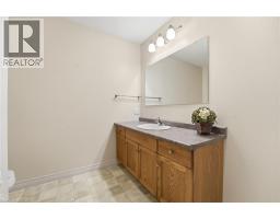 110 ARMSTRONG Street W - 23