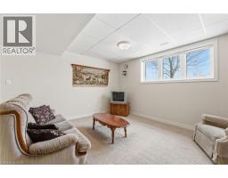 110 ARMSTRONG Street W - 26