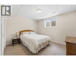 110 ARMSTRONG Street W - 28