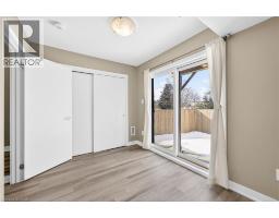 48 MARKLE Crescent - 44