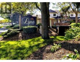 42 DONLY Drive S UnitNo. 2 - 3