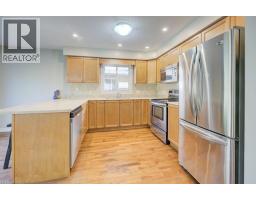 404 TEALBY Crescent - 13