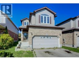 404 TEALBY Crescent - 2