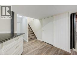 404 TEALBY Crescent - 31