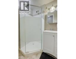 404 TEALBY Crescent - 34